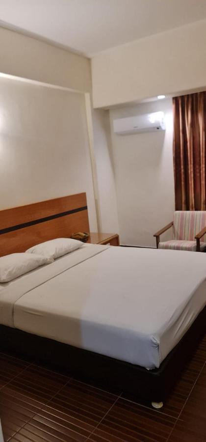 Paradise Hotel ตันจุง ปีนัง ภายนอก รูปภาพ